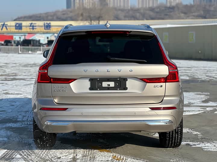 Photo 8 - Volvo XC60