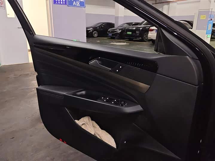 Photo 7 - Volkswagen Passat