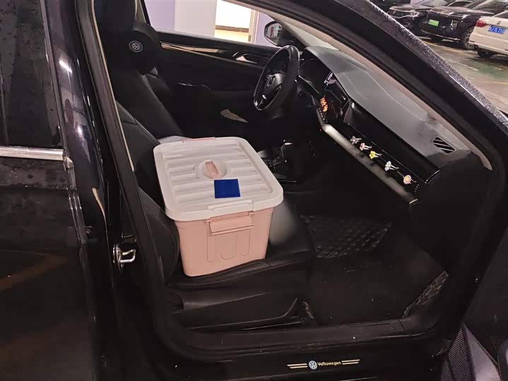 Photo 8 - Volkswagen Passat