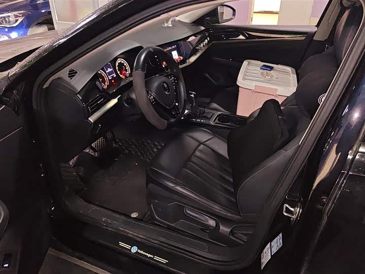 Photo 9 - Volkswagen Passat