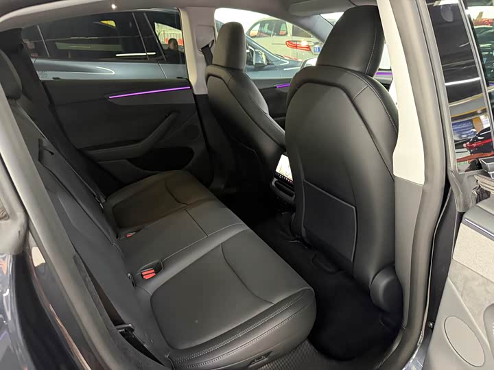 Photo 5 - Tesla Model Y