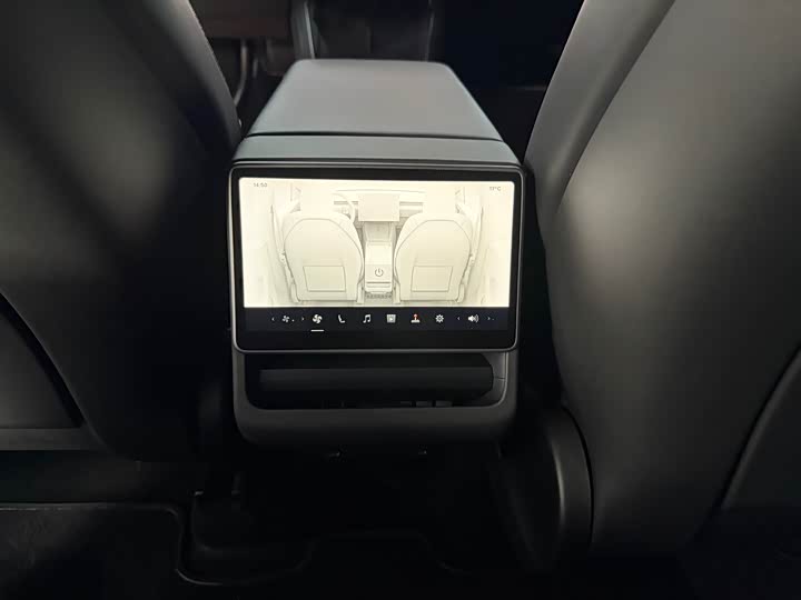 Photo 9 - Tesla Model Y