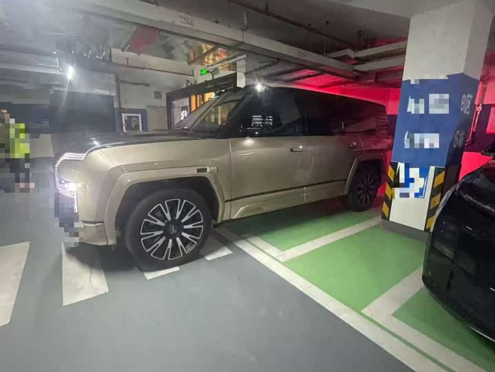 Фото 6 - BYD Yangwang U8