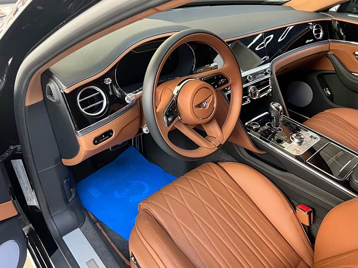 Фото 9 - Bentley Flying Spur