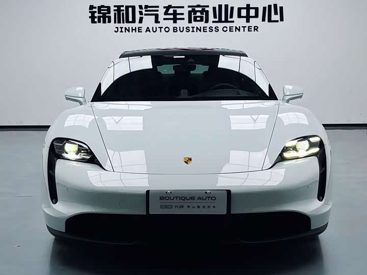 Photo 2 - Porsche Taycan