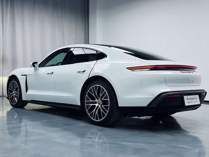 Photo 4 - Porsche Taycan