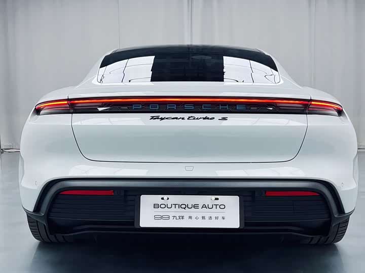 Photo 5 - Porsche Taycan