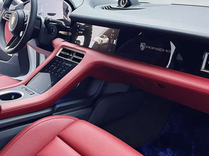 Photo 9 - Porsche Taycan