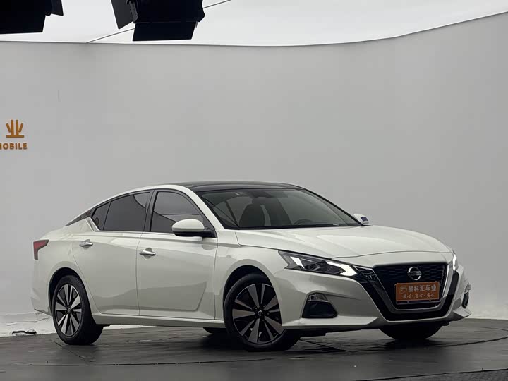 Фото 2 - Nissan Teana