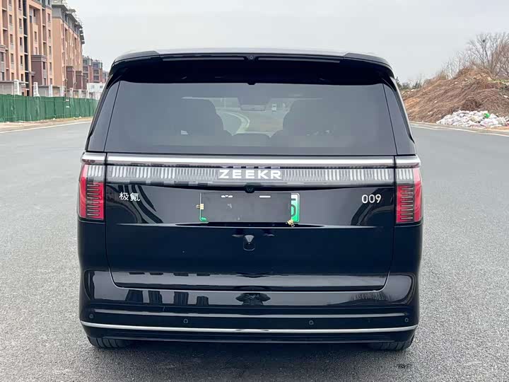 Фото 8 - Zeekr 009