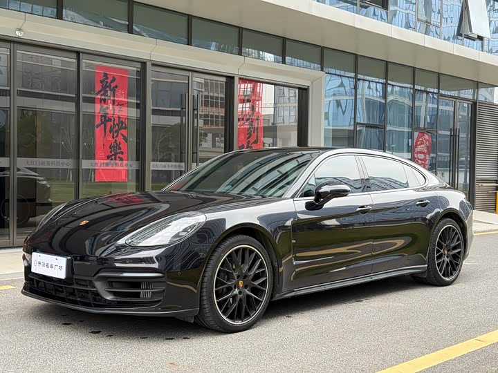 Фото 1 - Porsche Panamera