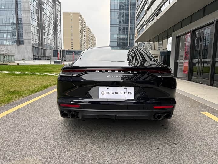 Фото 5 - Porsche Panamera