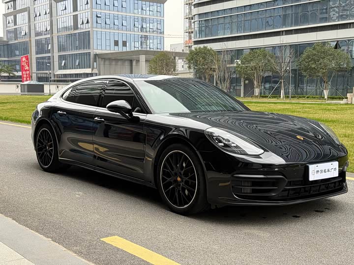 Фото 8 - Porsche Panamera