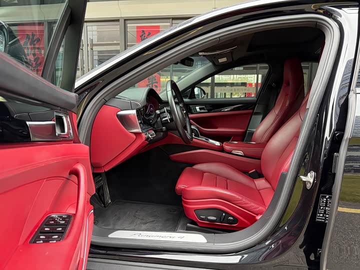 Фото 9 - Porsche Panamera