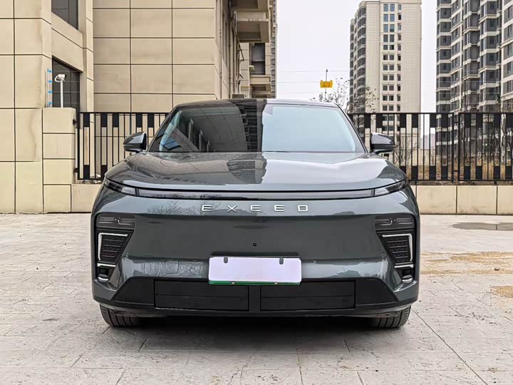 Photo 2 - Exeed Sterra ET