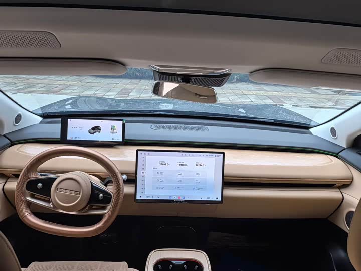 Photo 4 - Exeed Sterra ET