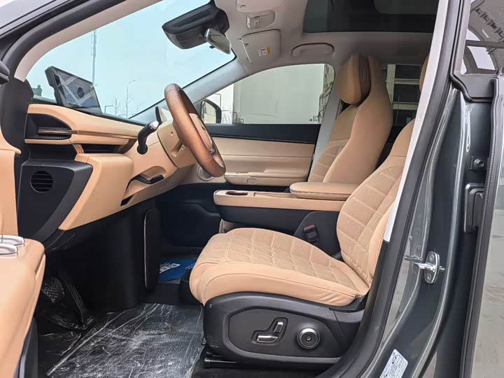 Photo 5 - Exeed Sterra ET