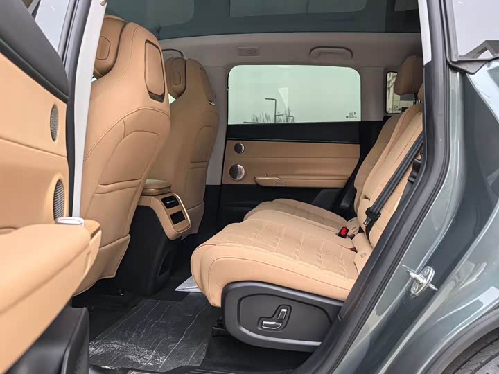 Photo 6 - Exeed Sterra ET