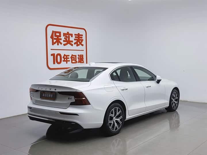 Фото 2 - Volvo S60