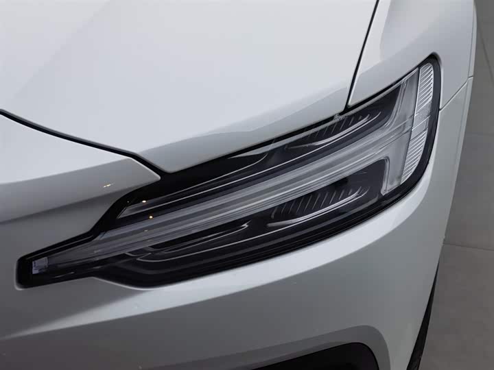 Фото 7 - Volvo S60