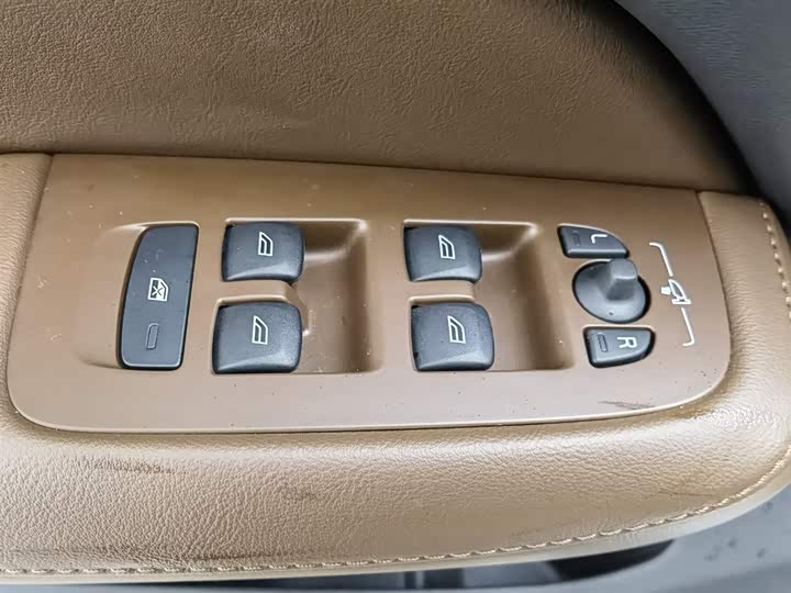 Фото 9 - Volvo S60