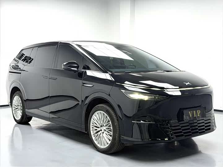 Фото 2 - XPeng X9