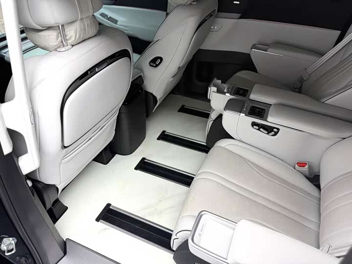 Фото 3 - XPeng X9