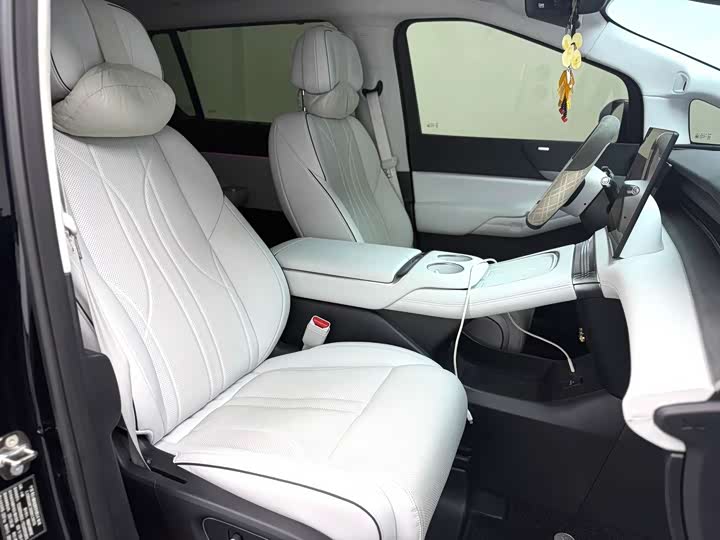 Фото 6 - XPeng X9