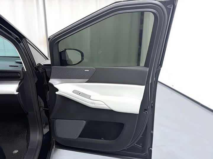 Фото 8 - XPeng X9