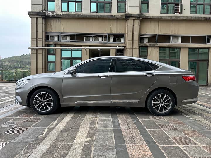 Geely Emgrand GT 2021 2021款 1.8T 领航版+