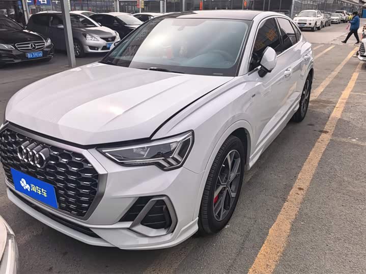 Фото 1 - Audi Q3