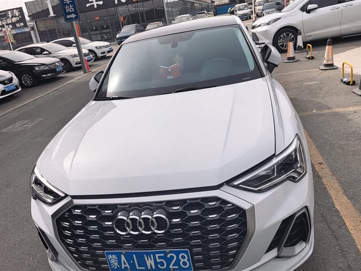 Фото 2 - Audi Q3