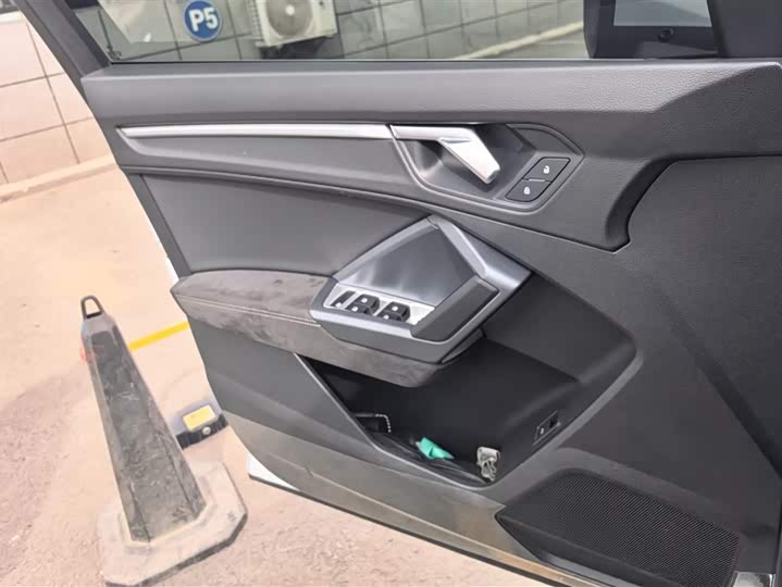 Фото 7 - Audi Q3