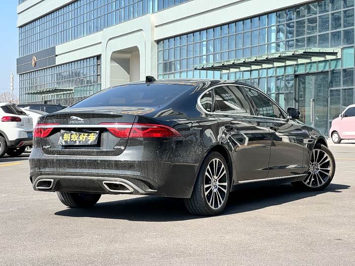 Фото 5 - Jaguar XE L