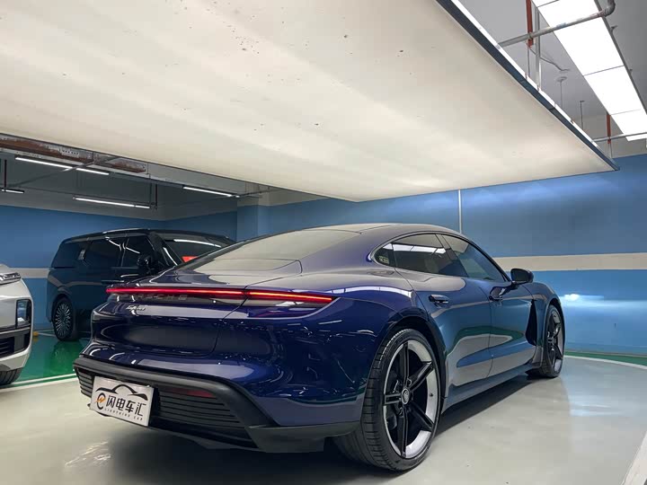 Photo 6 - Porsche Taycan