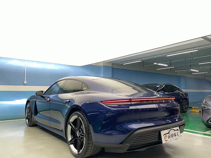 Photo 8 - Porsche Taycan