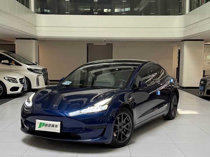 Фото 1 - Tesla Model 3