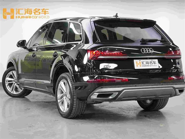 Фото 4 - Audi Q7