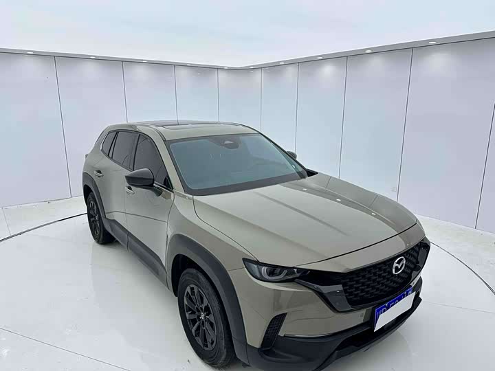 Photo 3 - Mazda CX-50