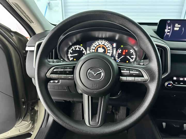 Photo 5 - Mazda CX-50