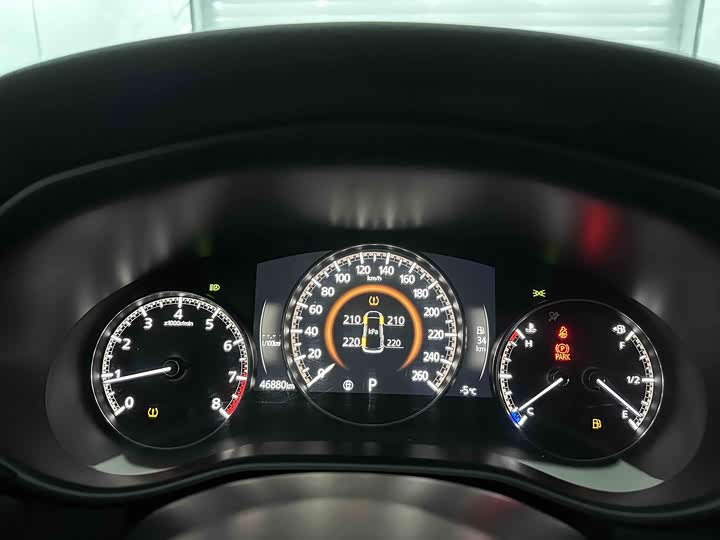 Photo 6 - Mazda CX-50