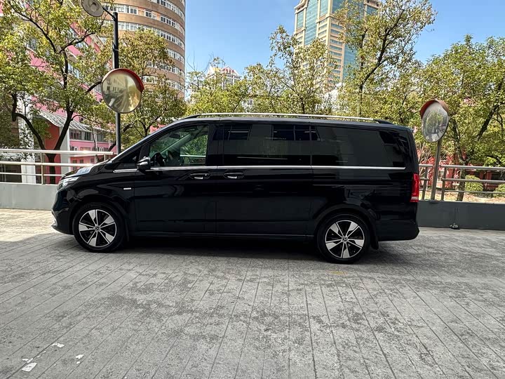 Фото 3 - Mercedes-Benz V-Class