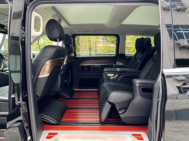 Фото 5 - Mercedes-Benz V-Class