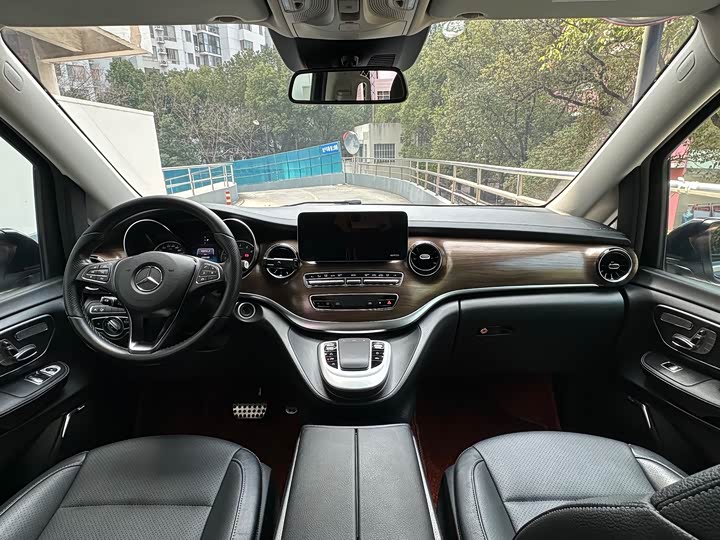 Фото 8 - Mercedes-Benz V-Class