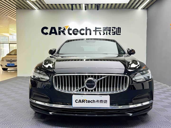 Фото 2 - Volvo S90