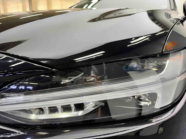 Фото 4 - Volvo S90