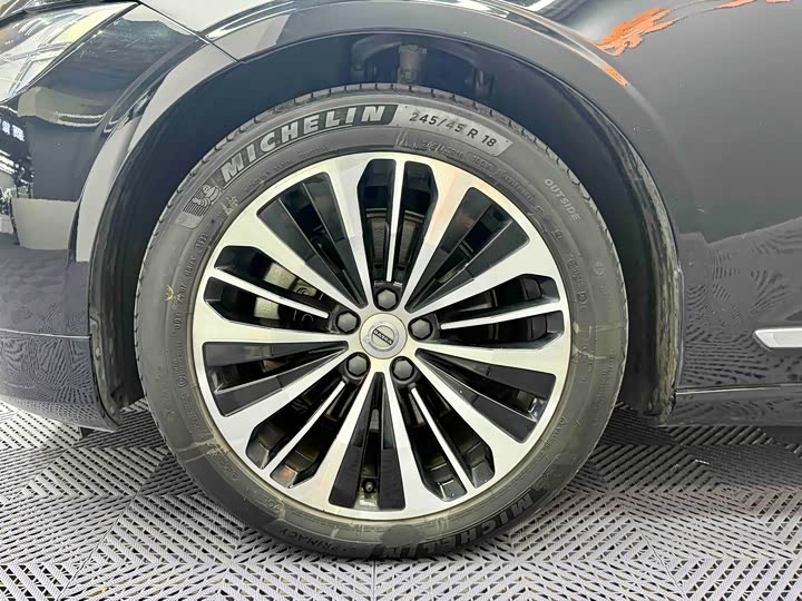 Фото 5 - Volvo S90