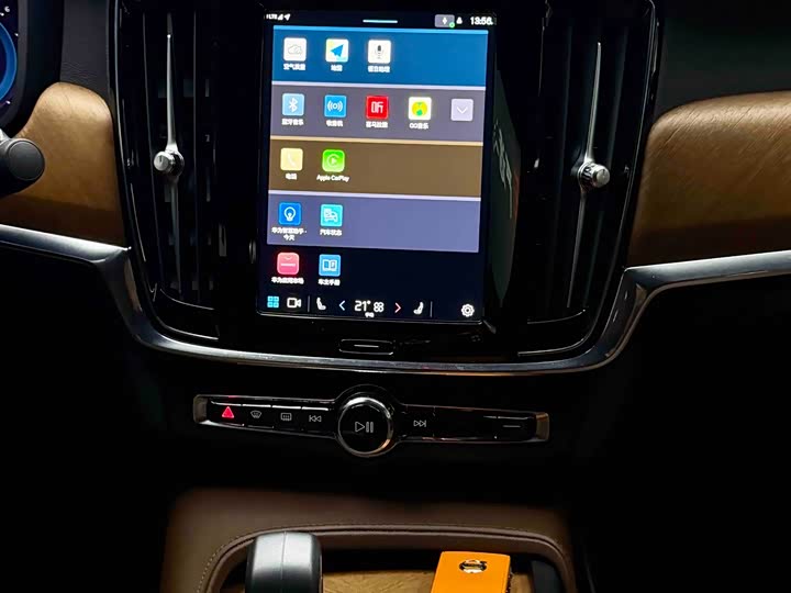 Фото 9 - Volvo S90