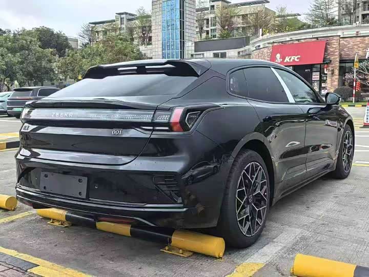 Фото 2 - Zeekr 001