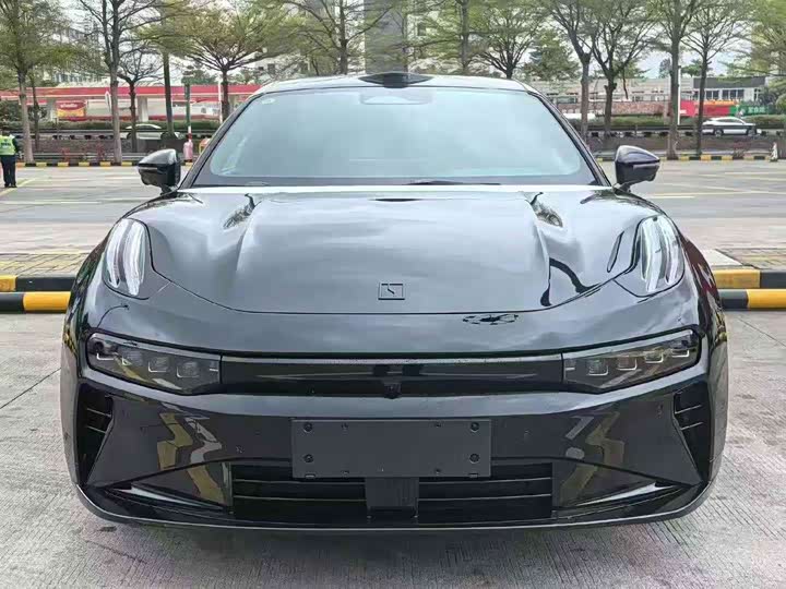 Фото 8 - Zeekr 001